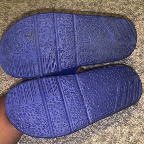 And 1 Velcro slides size 3/4 - Picture 3 of 3